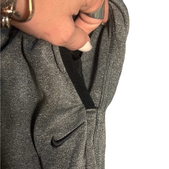 Nike THERMA-FIT. Sweatpants. - Picture 4 of 4